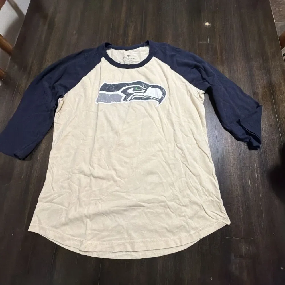 Fanatics Seattle Seahawks Women's T-shirt Size Large METCALF #14 Jersey